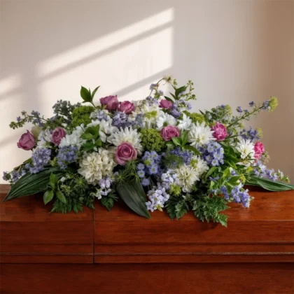 Centro de Flores Variada con Rosas